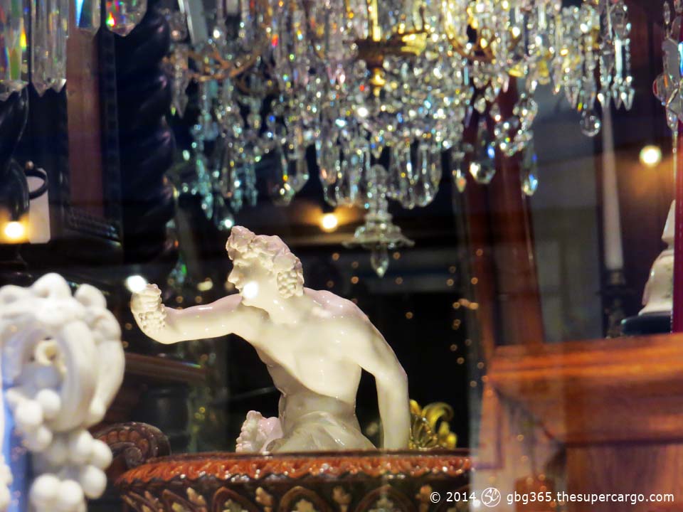 Crystal antiques - detail